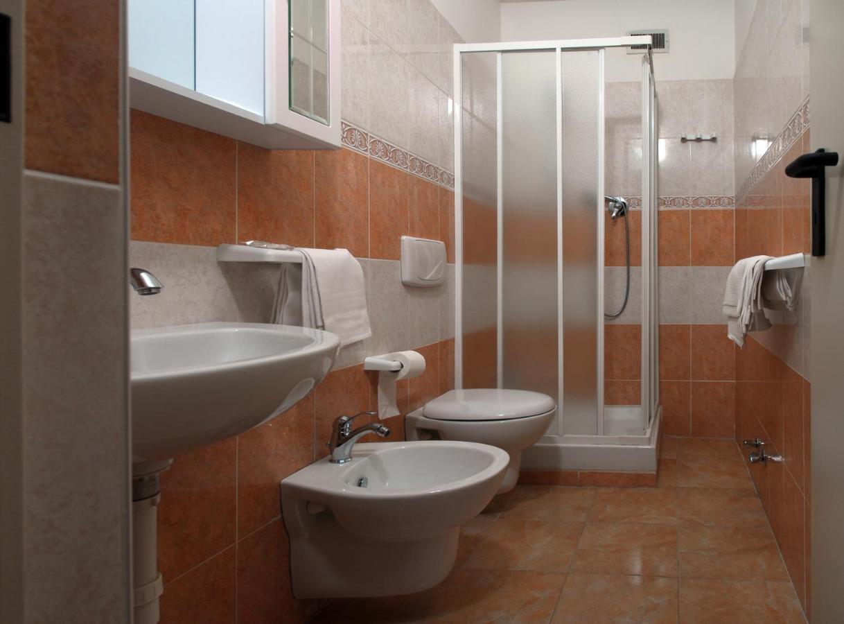 Hotel Michelangelo Teramo Phòng bức ảnh